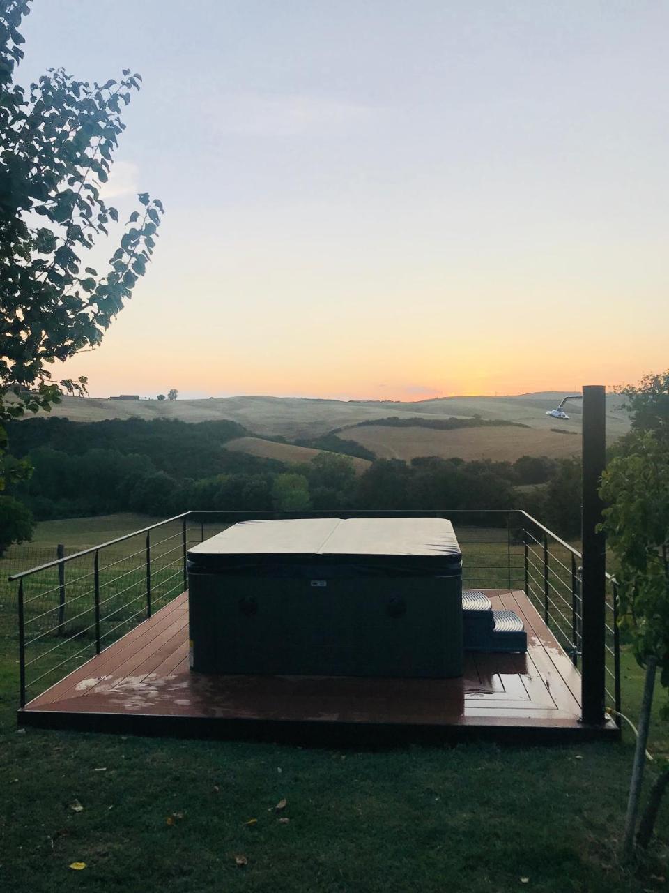 Agriturismo Bagnolo ปีเอนซา ภายนอก รูปภาพ