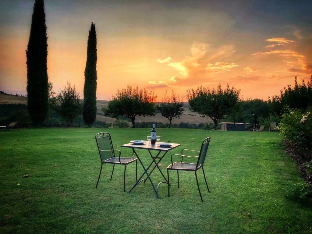 Agriturismo Bagnolo ปีเอนซา ภายนอก รูปภาพ
